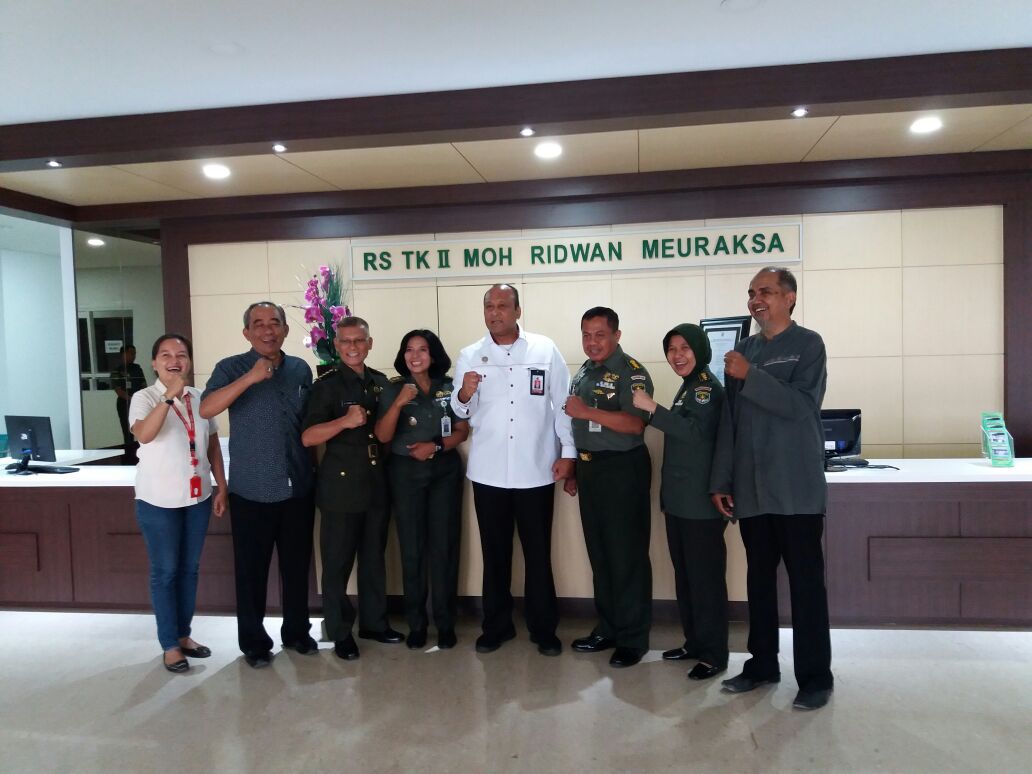 Waka BIN Letjen TNI (Purn) Teddy Lhaksmana WK saat meninjau RS Moh Ridwan Meuraksa di lokasi yang baru